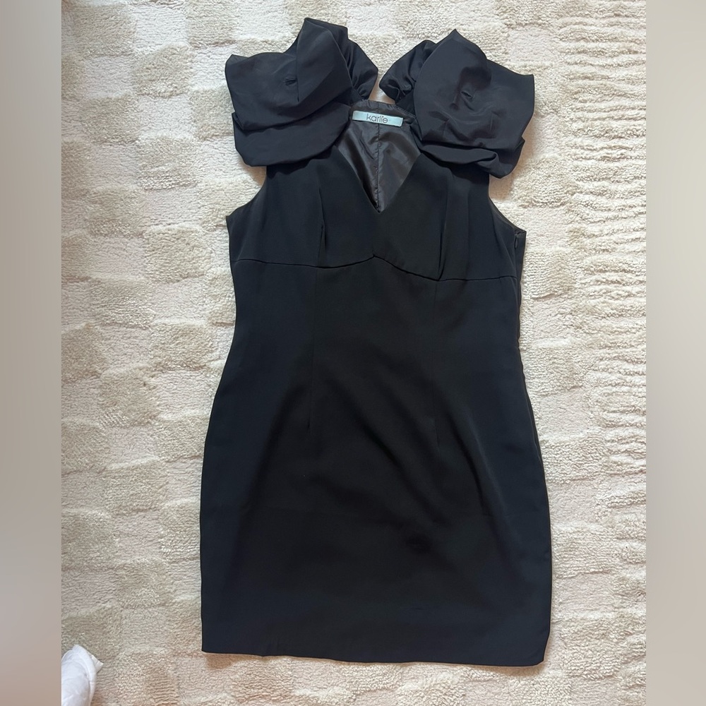 Karlie Elegant Black Mini Dress with Statement Shoulders